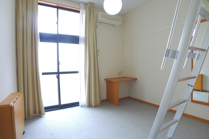 物件内観写真8　(居室)