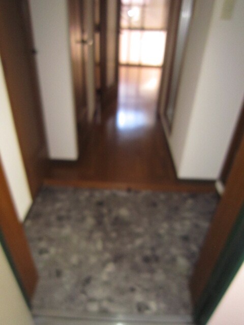 物件内観写真13　(玄関)