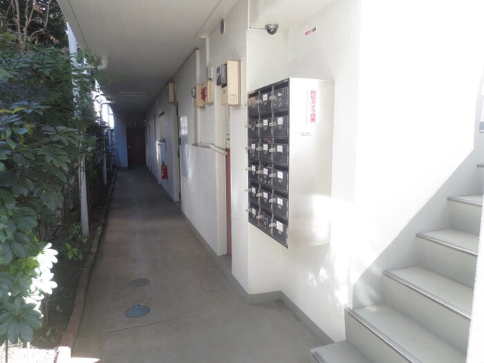 物件外観写真2　(エントランス部分)