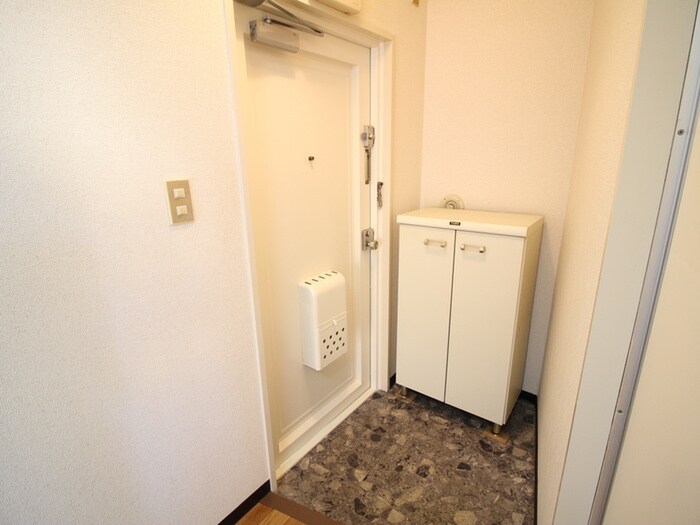 物件内観写真17　(玄関)