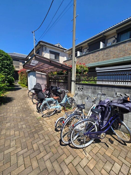 物件外観写真3　(駐輪場)