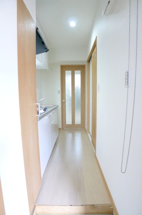 物件内観写真9　(玄関)