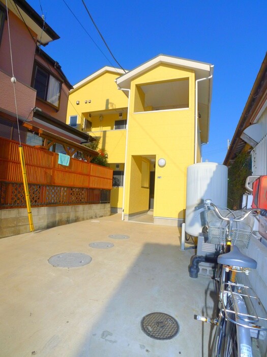 物件外観写真3　(駐輪場)