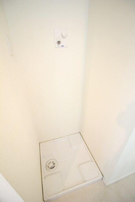 物件内観写真14　(洗濯機置場)