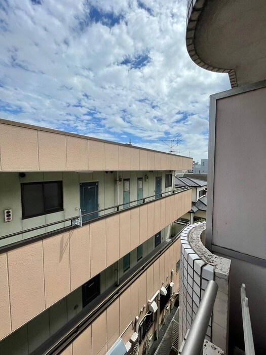 物件内観写真18　(室内からの展望)