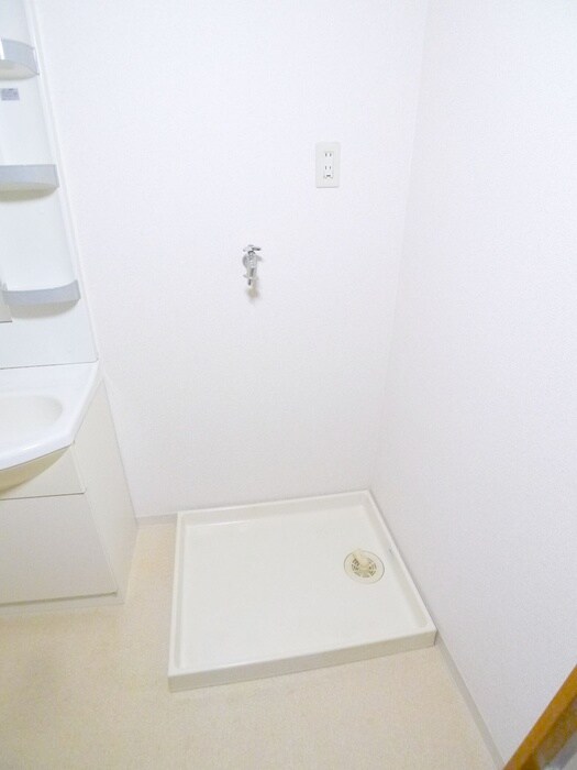 物件内観写真14　(洗濯機置場)