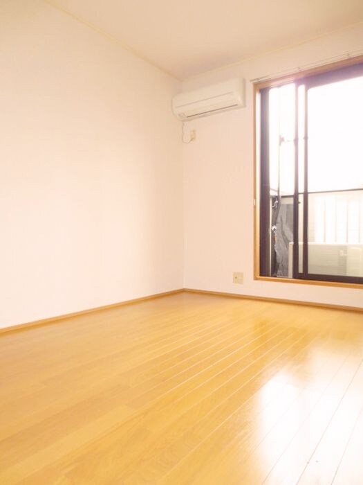 物件内観写真4　(居室)