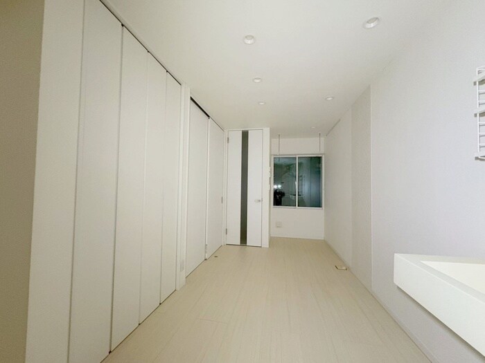 物件内観写真8　(室内からの展望)