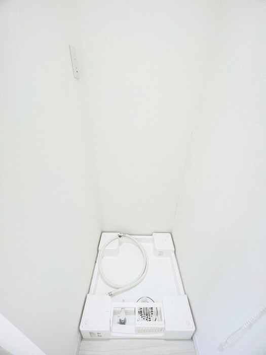 物件内観写真18　(洗濯機置場)