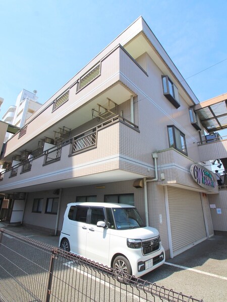パラマウントマンションズ外観写真