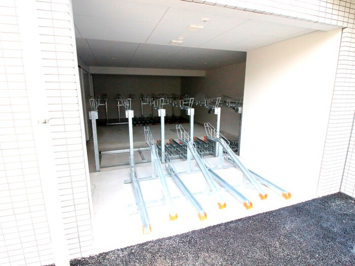 物件外観写真3　(駐輪場)