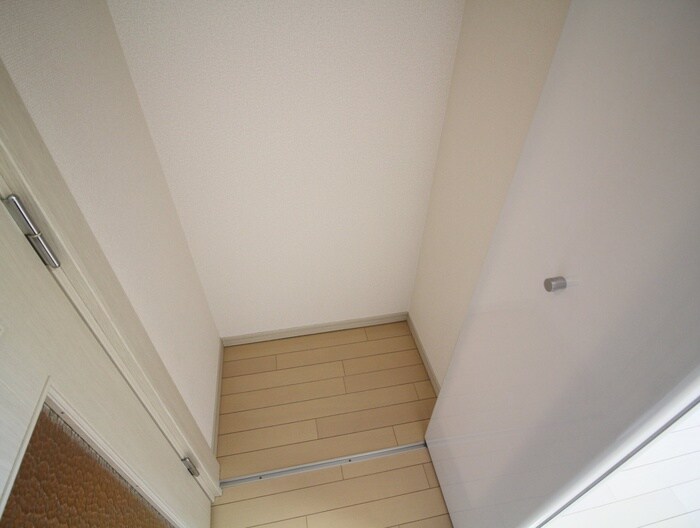 物件内観写真12　(収納)