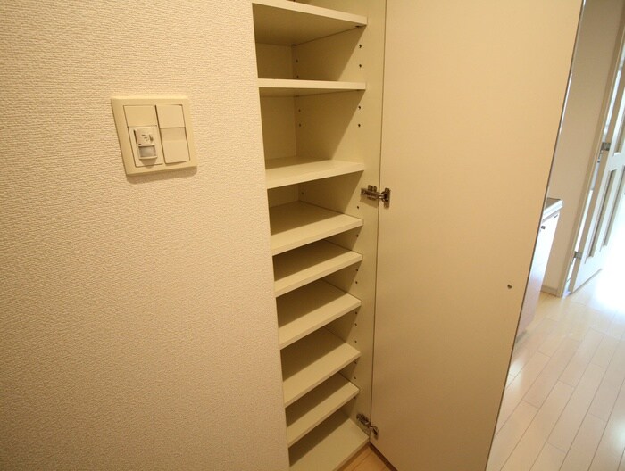 物件内観写真15　(靴箱)
