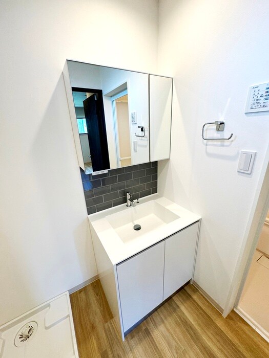 物件内観写真13　(洗面)