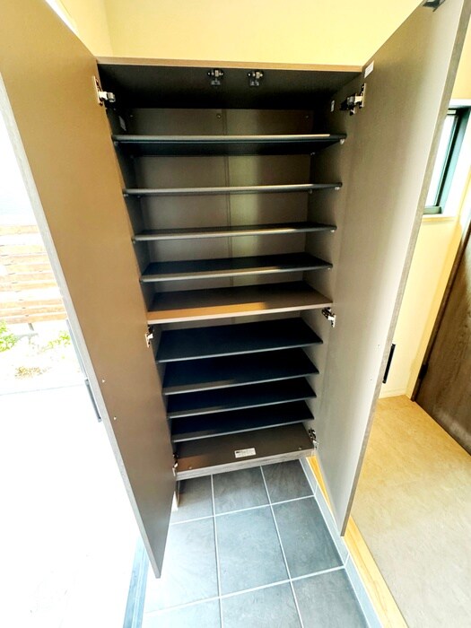 物件内観写真17　(靴箱)