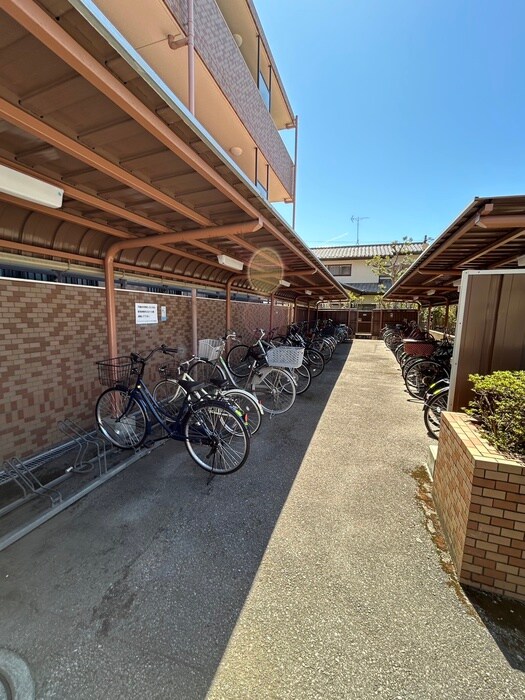 ﾗｲｵﾝｽﾞﾏﾝｼｮﾝ京成大久保第2(602)の駐輪場