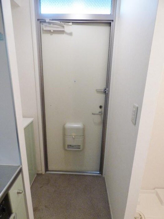 物件内観写真15　(玄関)