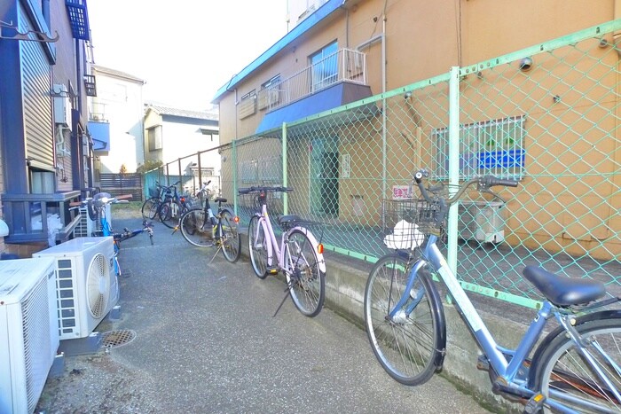 物件外観写真5　(駐輪場)