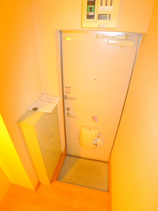 物件内観写真16　(玄関)