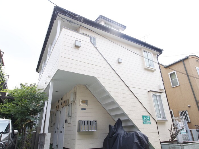 物件外観写真2　(エントランス部分)