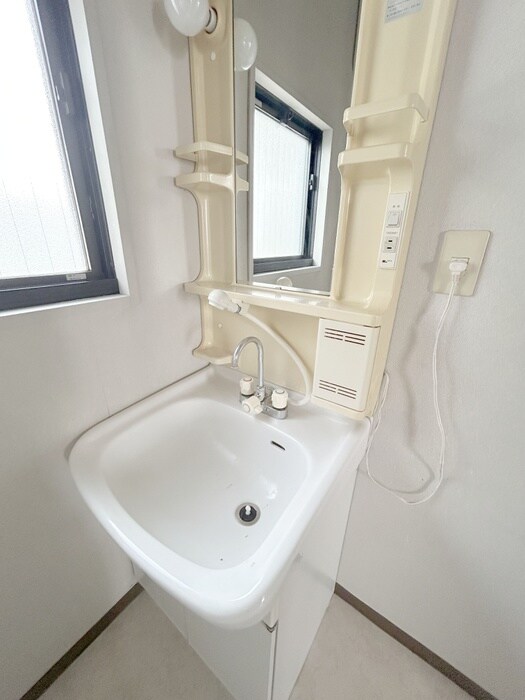 物件内観写真7　(洗面)