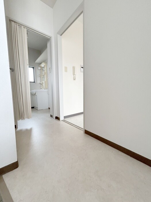 物件内観写真18　(廊下)