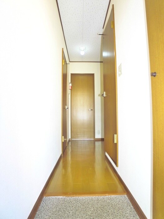 物件内観写真6　(玄関)