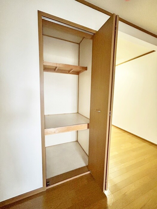 物件内観写真18　(収納)