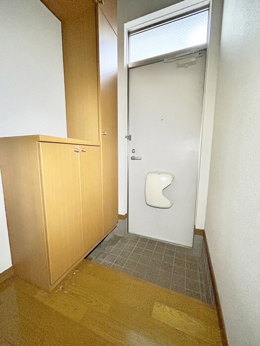 物件内観写真22　(玄関)