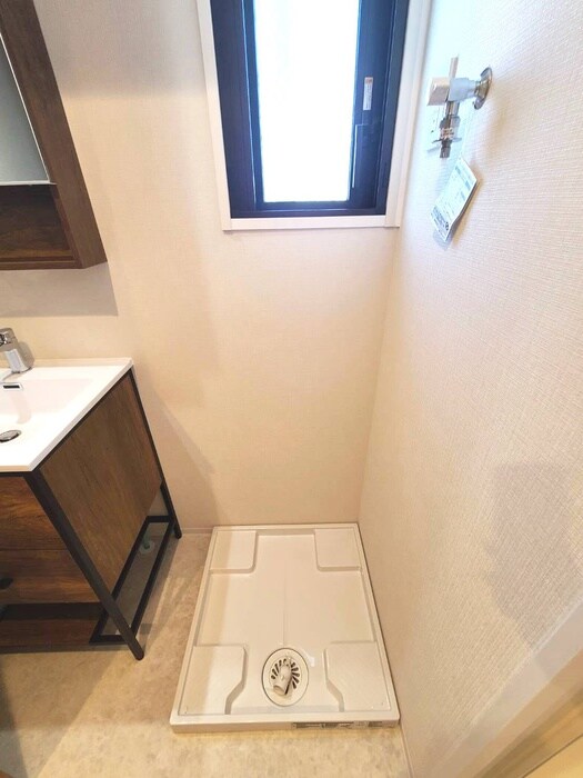 物件内観写真16　(洗濯機置場)