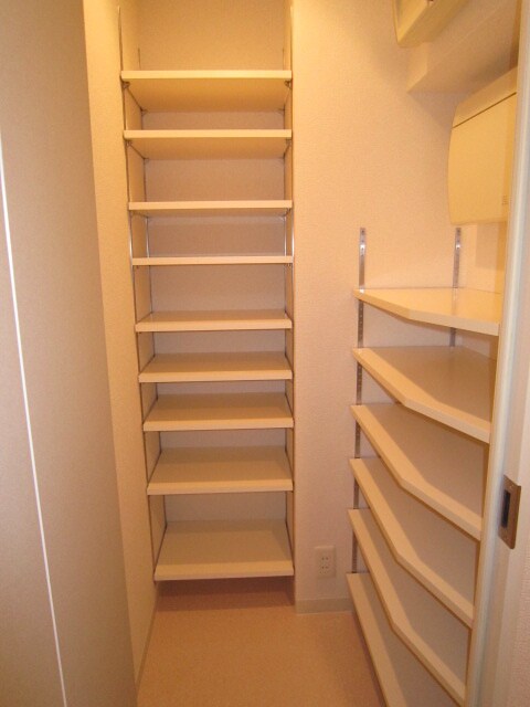 物件内観写真15　(靴箱)