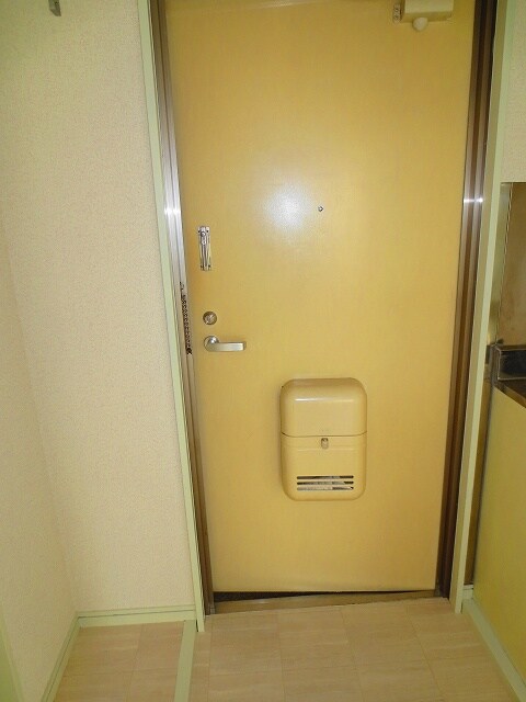 物件内観写真7　(玄関)