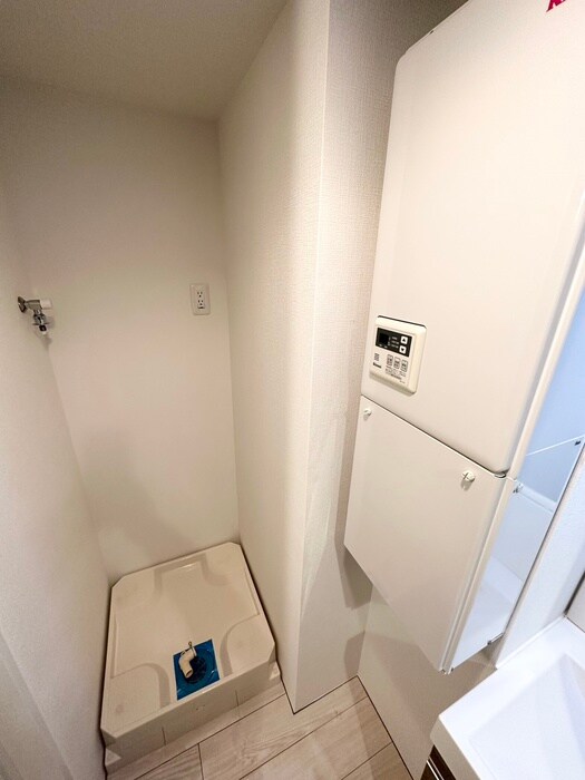 物件内観写真15　(洗濯機置場)