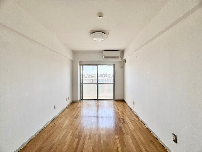 物件内観写真9　(室内からの展望)