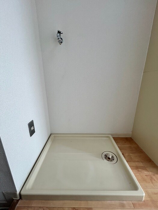 物件内観写真13　(洗濯機置場)