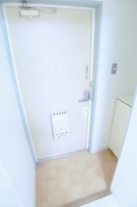 物件内観写真16　(玄関)