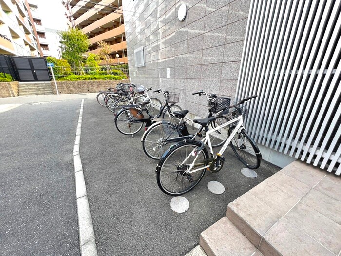 物件外観写真5　(駐輪場)