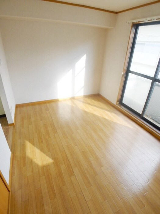 物件内観写真5　(居室)