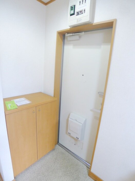 物件内観写真9　(玄関)