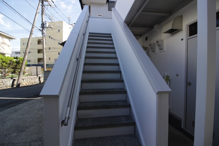 物件外観写真5　(エントランス部分)