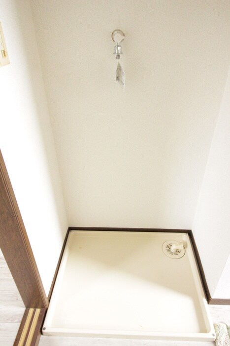 物件内観写真13　(洗濯機置場)