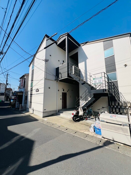 物件外観写真4　(エントランス部分)