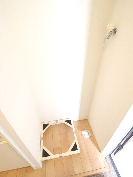 物件内観写真14　(洗濯機置場)