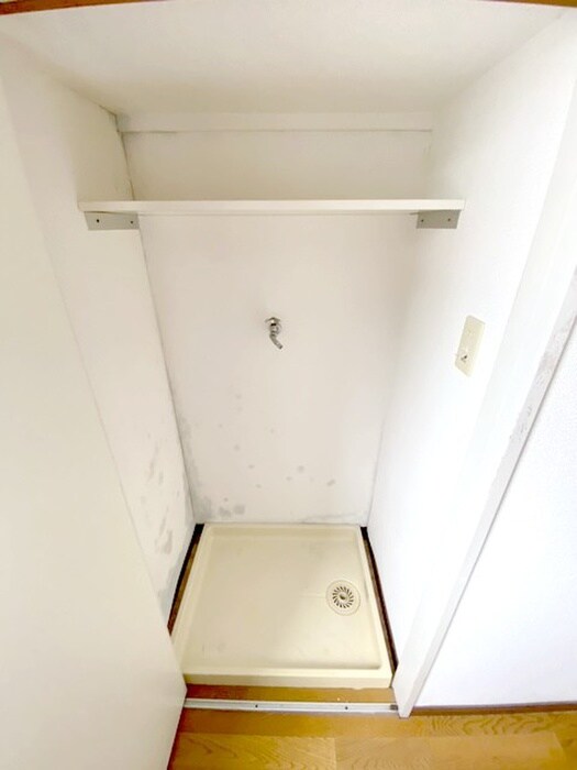 物件内観写真15　(洗濯機置場)