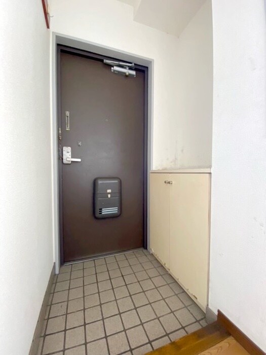 物件内観写真18　(玄関)