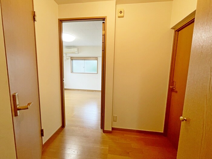 物件内観写真20　(廊下)