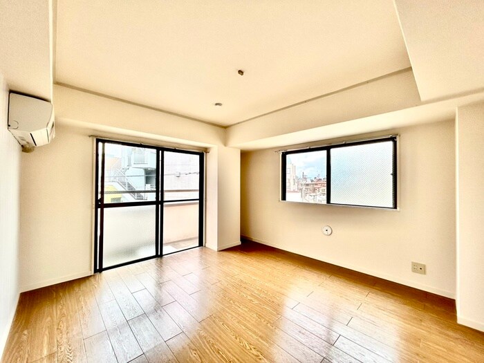 明愛ビルの居室