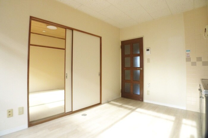 物件内観写真9　(居室)