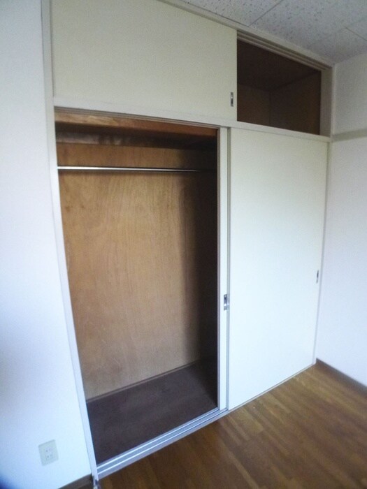 物件内観写真12　(収納)