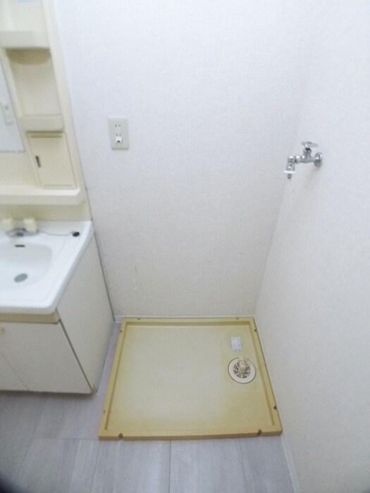 物件内観写真17　(洗濯機置場)